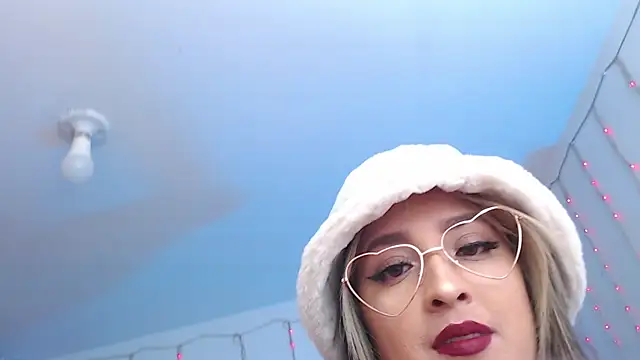 Snapshot of sapphire_lilac chatting on 10, 3, 2025 sapphire lilac online show from 10, 3, 2025