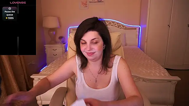 MirandaWong online show from 22, 3, 2025