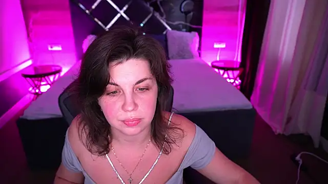 MirandaWong online show from 13, 10, 2025