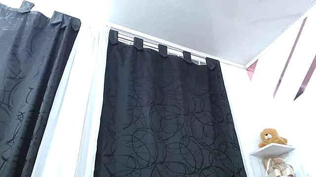 Kitten Hot  online show from 21, 10, 2025