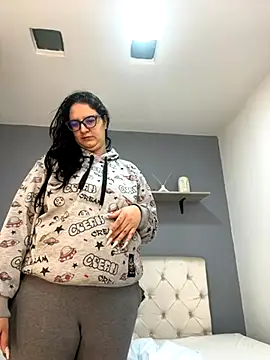 Soe Lara online show from 17, 9, 2025