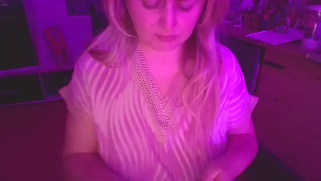 Snapshot of Meliss_Official9 chatting on 16, 12, 2025 Meliss Official9 online show from 16, 12, 2025