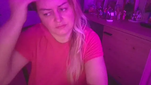 Snapshot of Meliss_Official9 chatting on 19, 12, 2025 Meliss Official9 online show from 19, 12, 2025