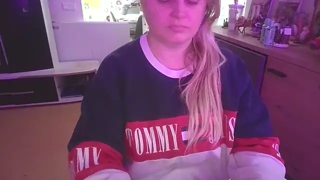 Snapshot of Meliss_Official9 chatting on 22, 12, 2025 Meliss Official9 online show from 22, 12, 2025