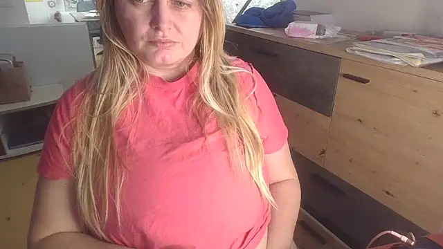 Snapshot of Meliss_Official9 chatting on 16, 2, 2026 Meliss Official9 online show from 16, 2, 2026