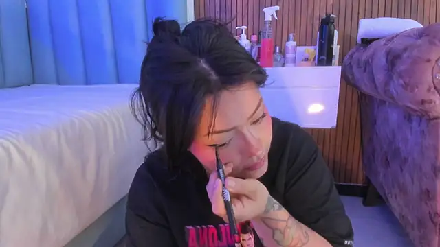 curvy rousi online show from 8, 3, 2026