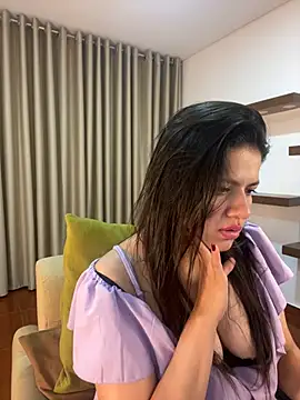 Alice Biel online show from 25, 1, 2025