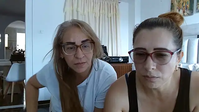 Snapshot of karlabarrera chatting on 10, 7, 2026 karlabarrera online show from 10, 7, 2026