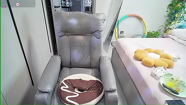 Xiaoyu-G online show from 12, 9, 2025