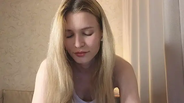 Snapshot of elsa_limerence chatting on 7, 5, 2026 elsa limerence online show from 7, 5, 2026
