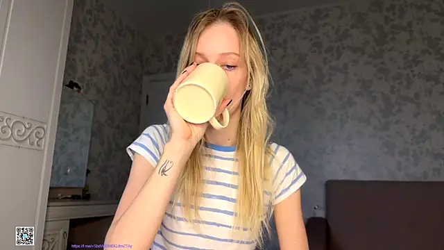 Evvie Summn1 online show from 11, 10, 2025