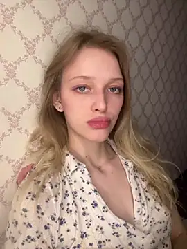 Evvie Summn1 online show from 17, 4, 2026