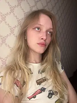 Evvie Summn1 online show from 19, 4, 2026