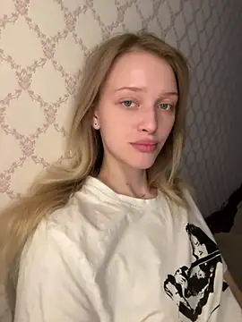 Evvie Summn1 online show from 23, 4, 2026