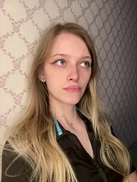 Evvie Summn1 online show from 26, 4, 2026