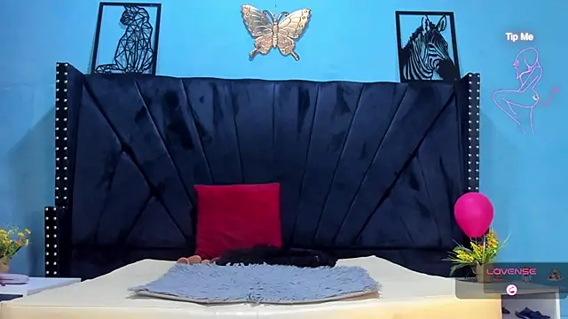 MAISE HILL1 online show from 25, 1, 2025