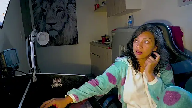 nina carther online show from 27, 7, 2026