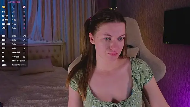 Lovella Lips online show from 23, 12, 2024