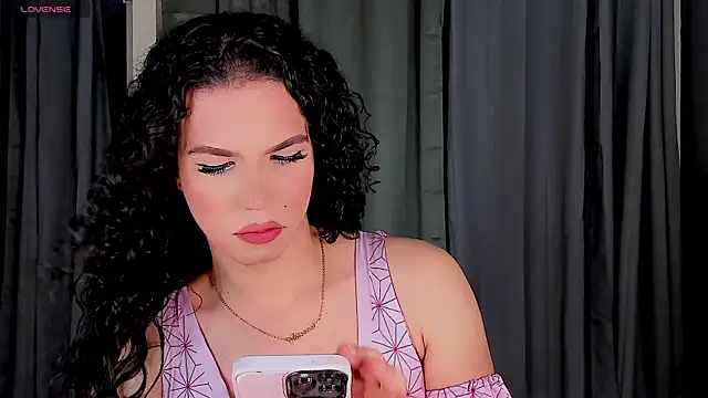 Snapshot of gatitavenecis chatting on 18, 12, 2024 gatitavenecis online show from 18, 12, 2024