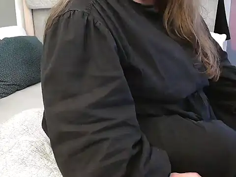 Snapshot of MarthaBriest chatting on 10, 2, 2025 MarthaBriest online show from 10, 2, 2025