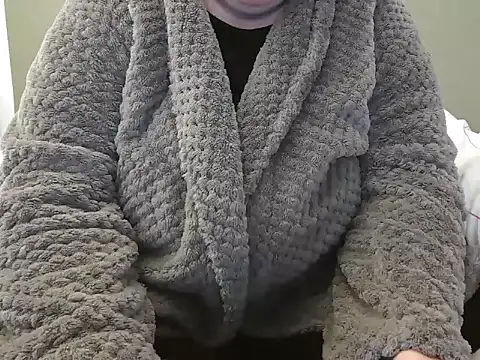 Snapshot of MarthaBriest chatting on 11, 2, 2025 MarthaBriest online show from 11, 2, 2025