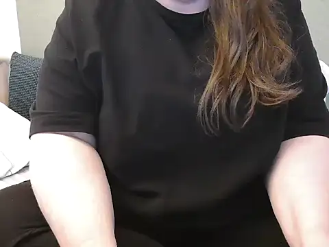 Snapshot of MarthaBriest chatting on 19, 2, 2025 MarthaBriest online show from 19, 2, 2025