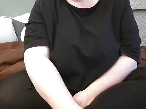 Snapshot of MarthaBriest chatting on 10, 3, 2025 MarthaBriest online show from 10, 3, 2025