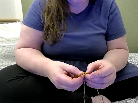 Snapshot of MarthaBriest chatting on 4, 11, 2025 MarthaBriest online show from 4, 11, 2025