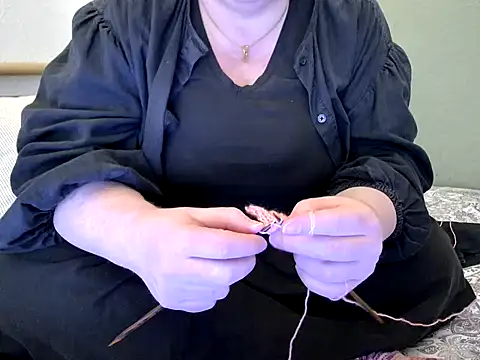Snapshot of MarthaBriest chatting on 6, 5, 2026 MarthaBriest online show from 6, 5, 2026