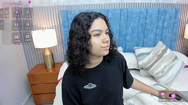 pretty sunlight  online show from 4, 10, 2025