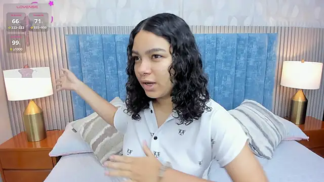 pretty sunlight  online show from 26, 10, 2025