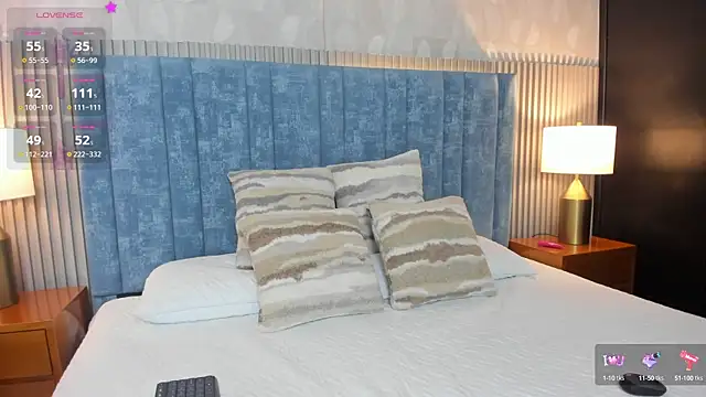 pretty sunlight  online show from 14, 11, 2025