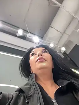 Tisha Busty online show from 27, 4, 2026