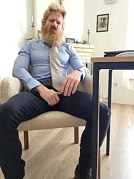 Snapshot of Gingerbeard40 chatting on 27, 11, 2025 Gingerbeard40 online show from 27, 11, 2025