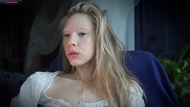  Phantom thread  online show from 28, 4, 2026