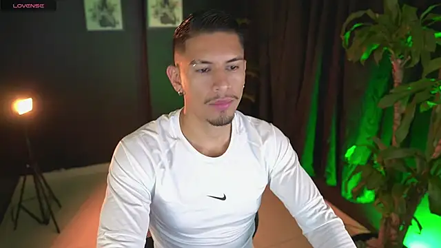 Aaronfox x online show from 19, 4, 2026