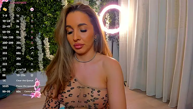 VivienCarter online show from 31, 1, 2025