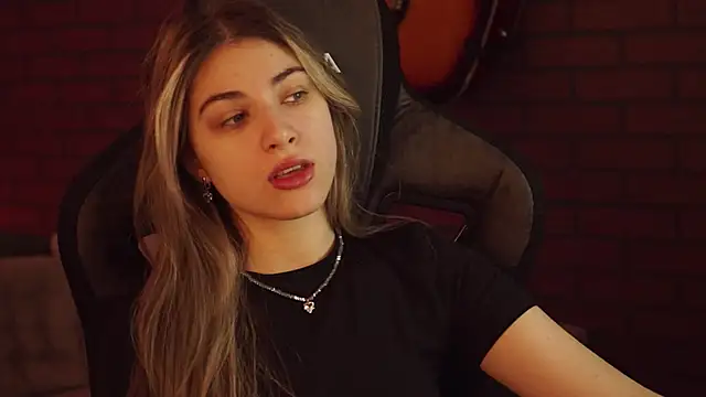 EllieCutes online show from 18, 2, 2025