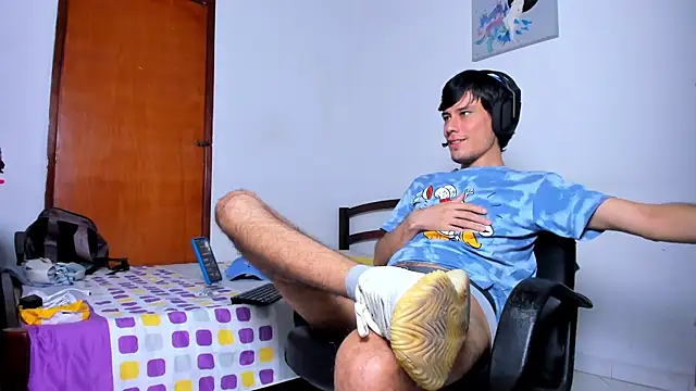 Huge latin cock online show from 23, 12, 2024