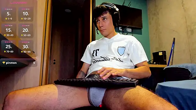 Huge latin cock online show from 26, 6, 2026