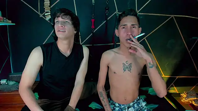 Snapshot of MillersKink chatting on 4, 12, 2025 MillersKink online show from 4, 12, 2025