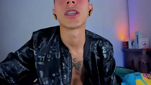 Snapshot of MillersKink chatting on 22, 3, 2026 MillersKink online show from 22, 3, 2026