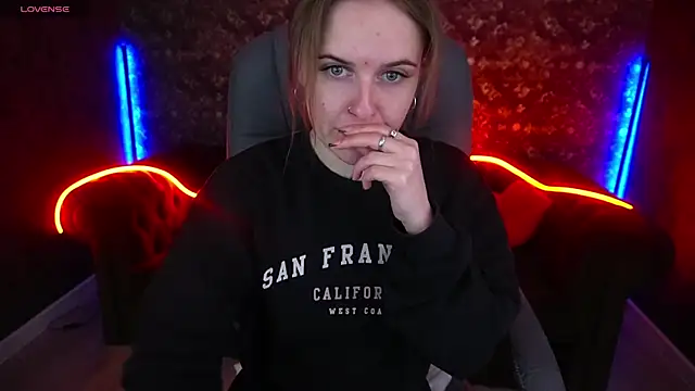 MaribelRiverr  online show from 23, 3, 2025