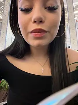 Chloe  Moon online show from 5, 1, 2025