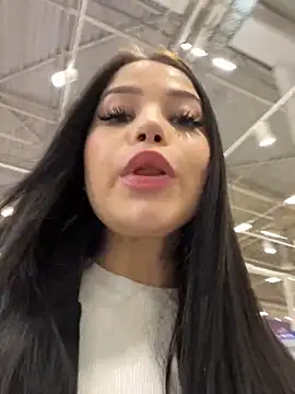 Chloe  Moon online show from 1, 2, 2025