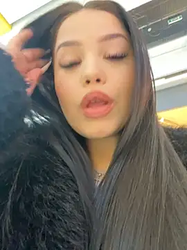 Chloe  Moon online show from 4, 2, 2025