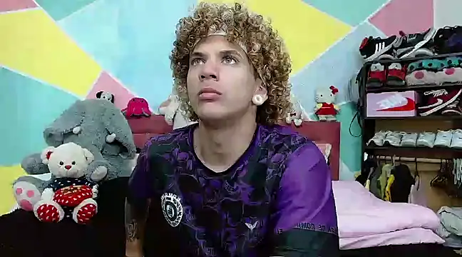 Snapshot of tylor_boy chatting on 12, 1, 2025 tylor boy online show from 12, 1, 2025