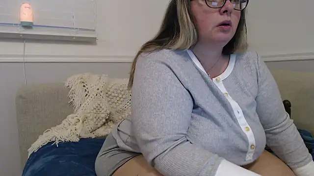 LauLauPAWG online show from 6, 2, 2025