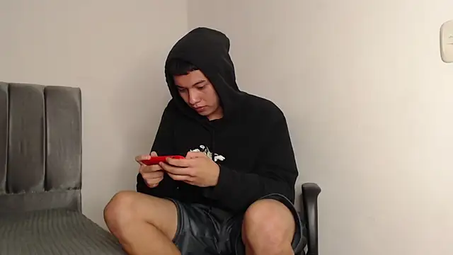 alex-lover online show from 6, 3, 2025