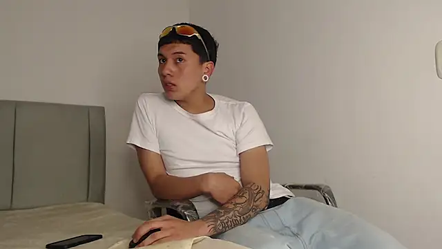 alex-lover online show from 10, 2, 2026